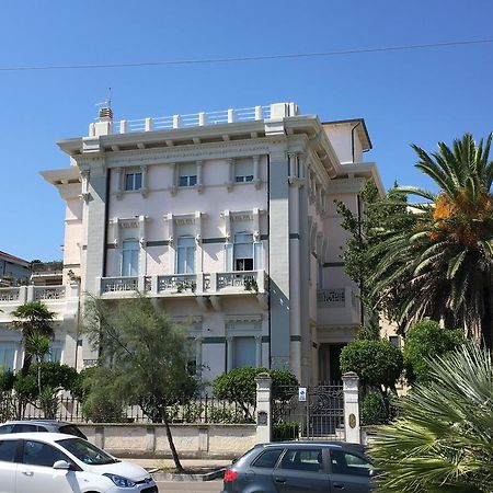 Апартаменты Attico Vista Mare Пескара Экстерьер фото